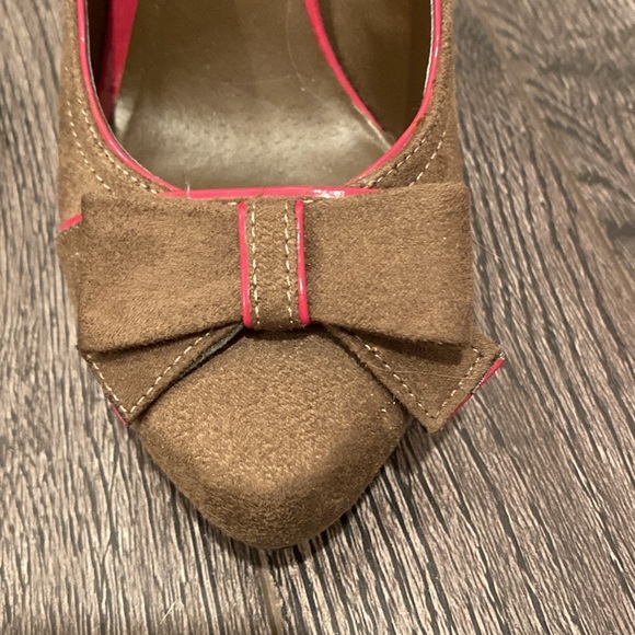 6 1/2 NWOT suède shoes - Picture 4 of 6